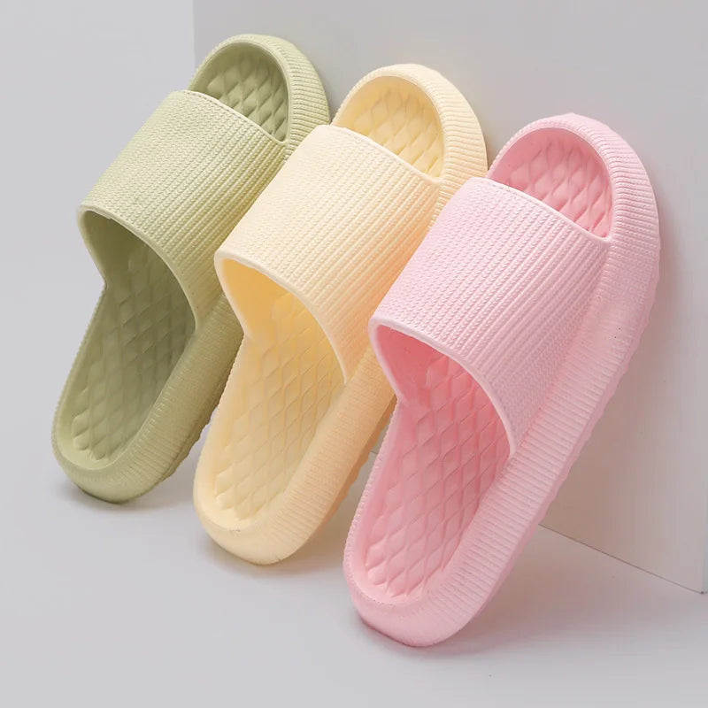 Women Thick Platform Cloud Slippers Eva Cfortable Non-Slip Home Slides Women Summer Lightweight Soft Sole Sandals Flip Flops