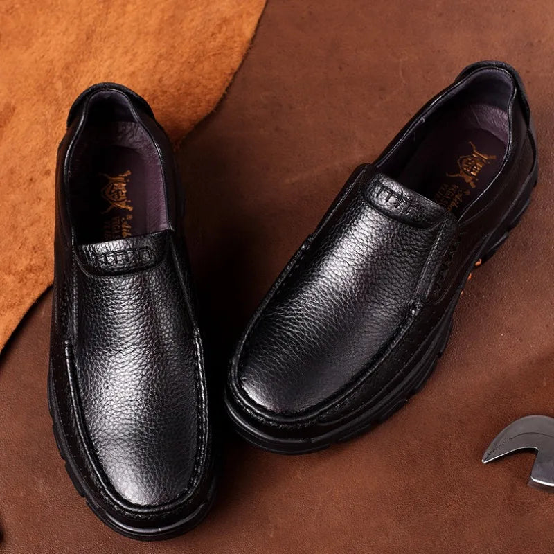 Leather Men Casual Shoes Soft Sole Comfortable Loafers for Men Fashionable Slip-on Driving Shoes Non-slip Business Shoe