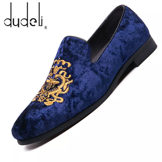 Wedding Dress Shoes Casual Men Loafers New Big Size Lazy Peas shoes Embroidery Moccasins Shoes Suede Leather shoes Zapatos